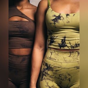 Alphalete alphalux storm set in cactus green (tank and shorts)